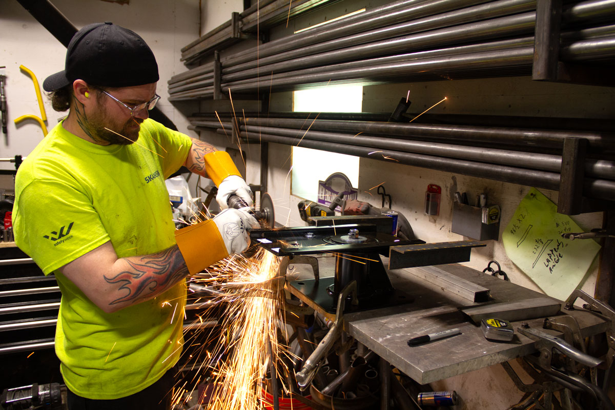 Bill grinding on the seat base.