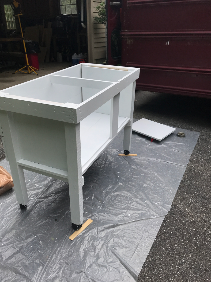 Demolding a cabinet.